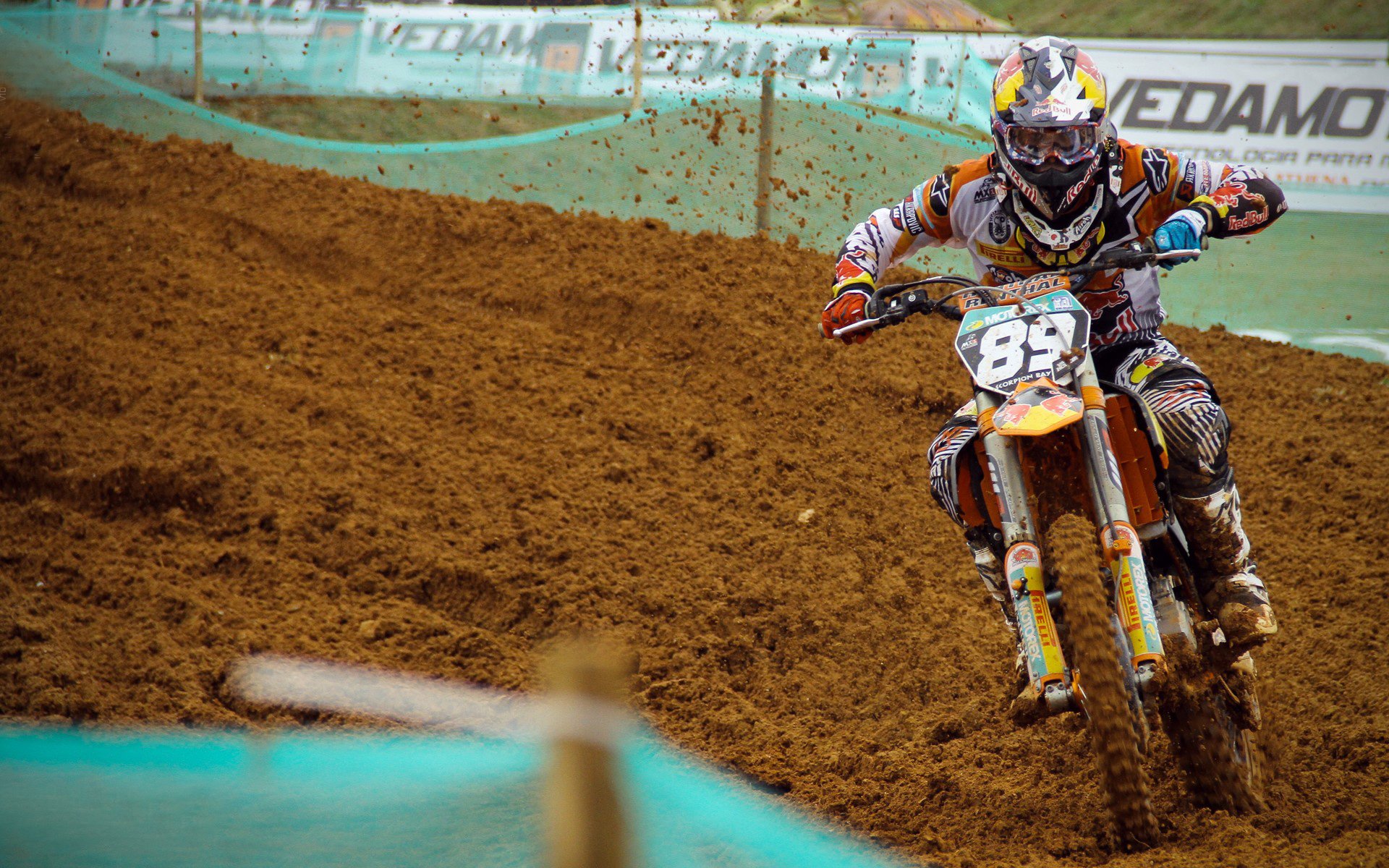 莱奥单骑破局，莱比锡红牛收割奥地利足球的战术革命