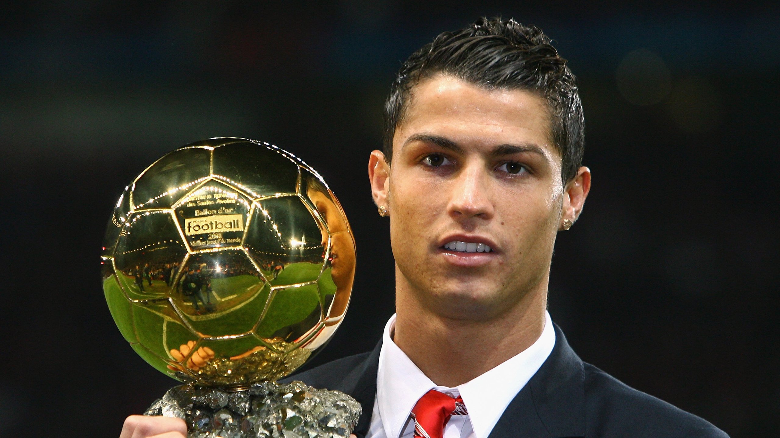 莱万独舞梅阿查，一记绝杀改写双雄命运，国际米兰与罗马的战术博弈被他一人主宰