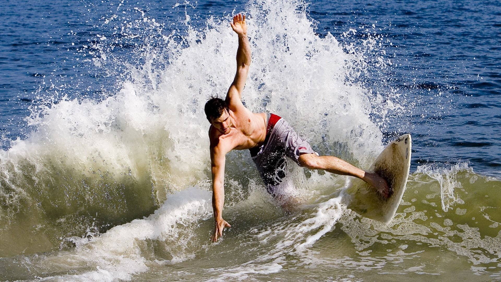 黄蜂对阵国王,小贾伦持续制造杀伤,成为比赛胜负手