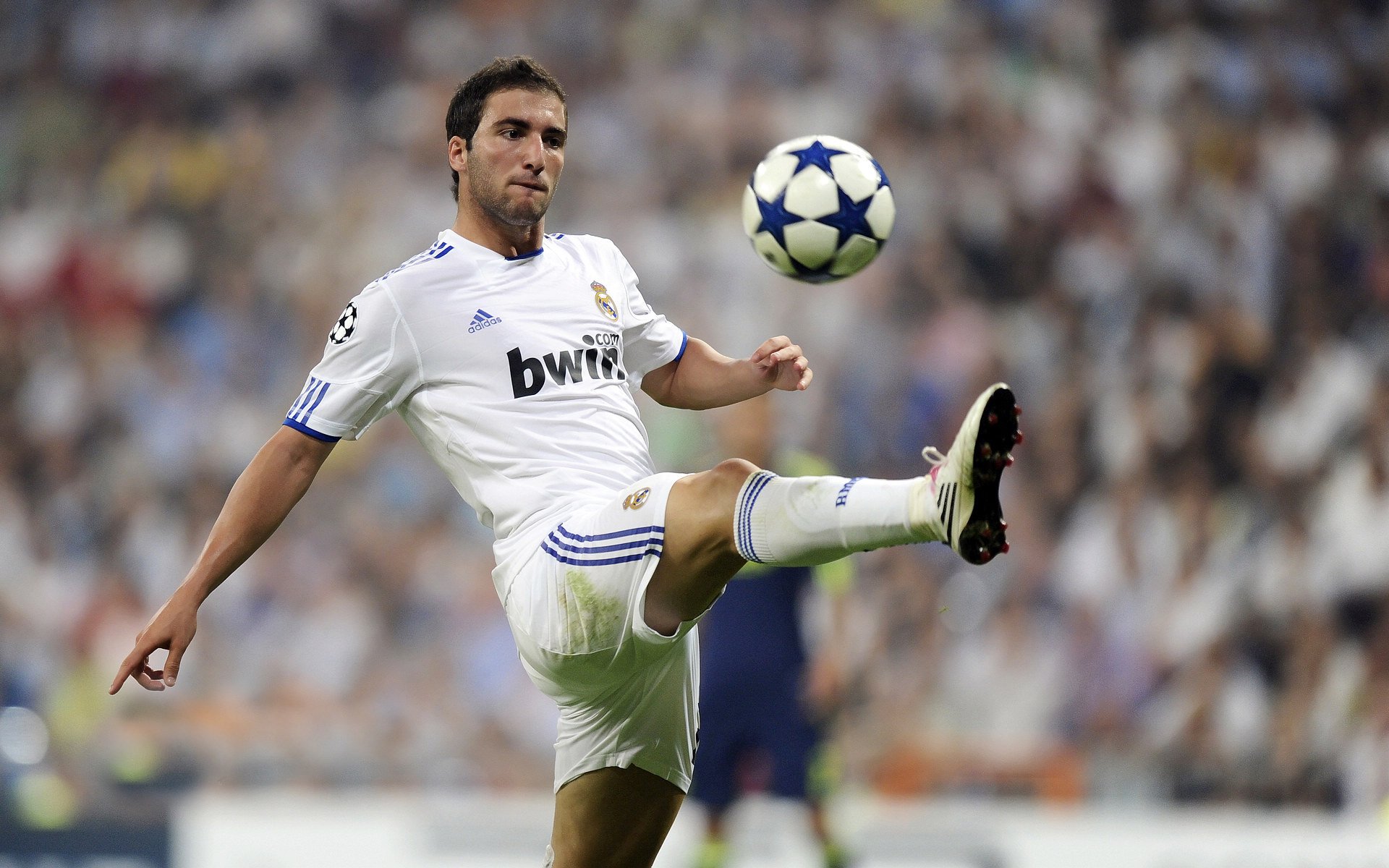 世界排名争夺战焦点战，英格兰惊天翻盘国际米兰