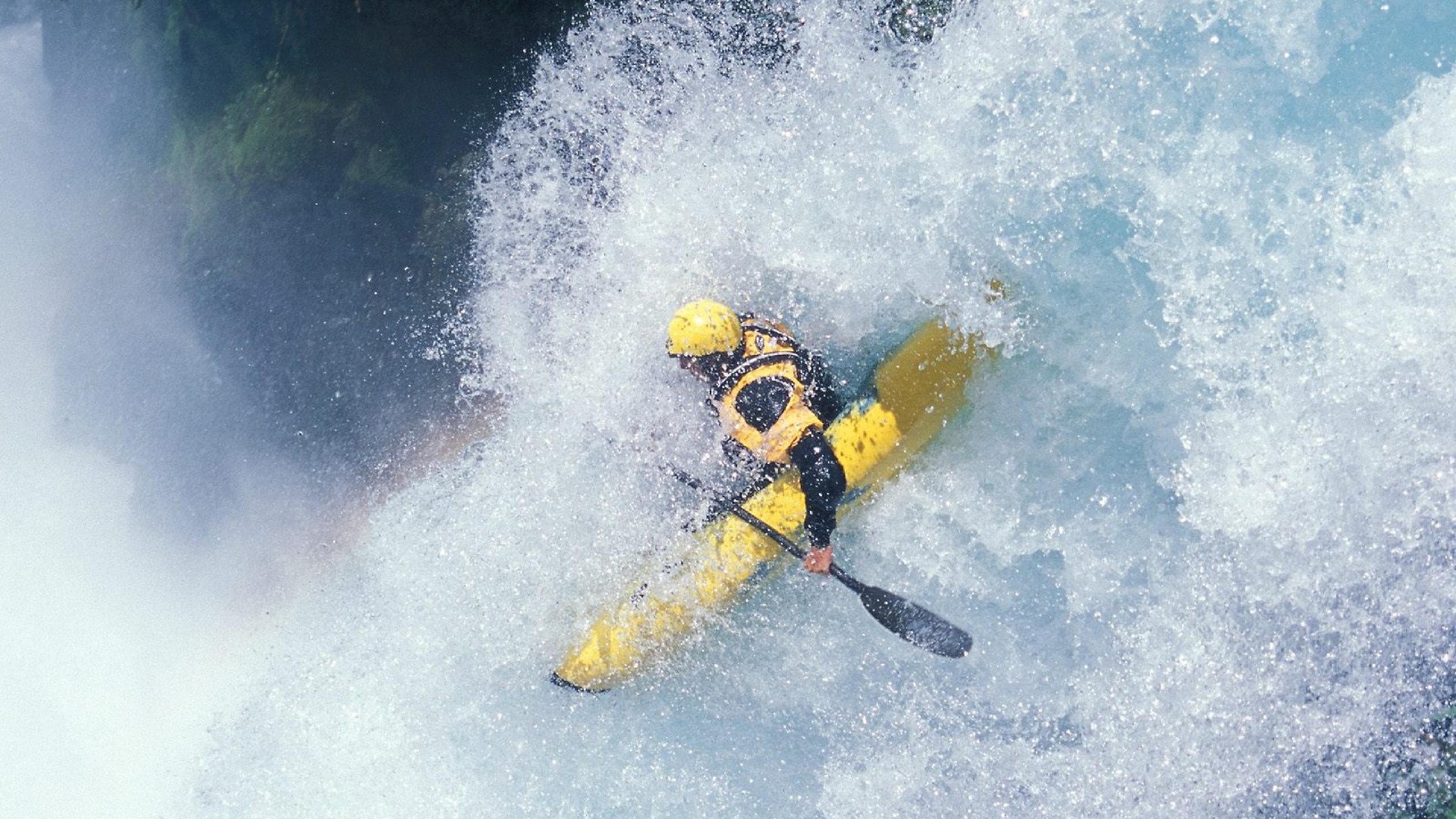 赛道上的独舞者，武切维奇在F1街道赛之夜的完美方程式