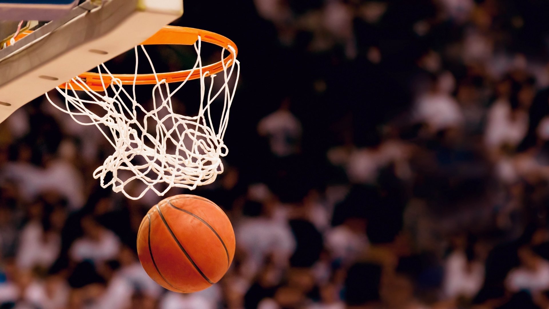 独一的夜晚，当意甲烽火与NBA绝杀在时间缝隙中交汇
